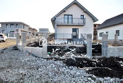 Casa 4 camere la cheie,2bai,120 mp,501 mp teren,zona Corunca