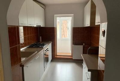 Apartament cu 2 camere decomandat în Republicii - 6