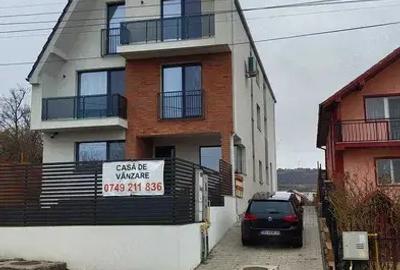 Casă cu 4 camere în Central - 2