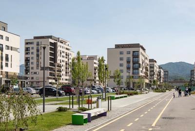 Apartament cu 2 camere nedecomandat, mobilat în Tractorul - 17