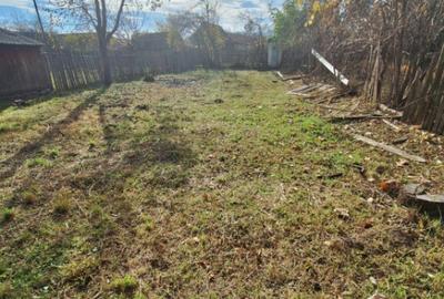 Casa batraneasca de vanzare Comane?ti, cartier St - 6