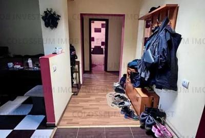 Apartament cu 3 camere decomandat în Tractorul - 11
