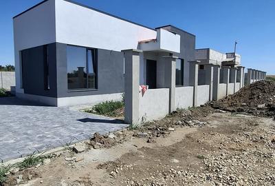 Loturi 400 mp utili, deschidere 20 ml, drum 11 ml, langa vile in constructie - 30