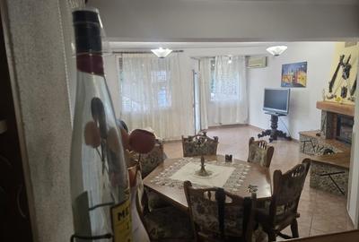 Casa Marta Bibescu pe malul lacului cu piscina - 14