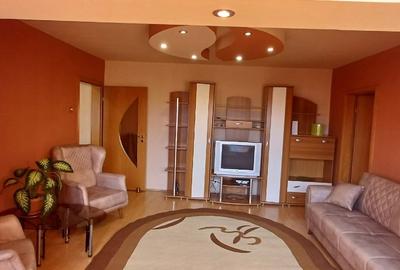 Proprietar închiriez apartament 3 camere, Calea Girocului, centrală proprie - 1