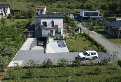 Duplex cu 13 camere cu Teren 1101 Mp în Rădaia - 30