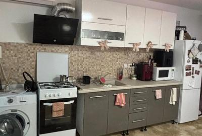 Apartament cu 2 camere semidecomandat în Gorjului