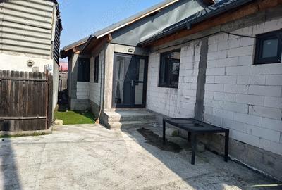 Casă cu 4 camere cu Teren 380 Mp în Central - 2