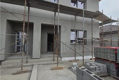 Duplex cu 4 camere cu Teren 305 Mp în Ghiroda - 1