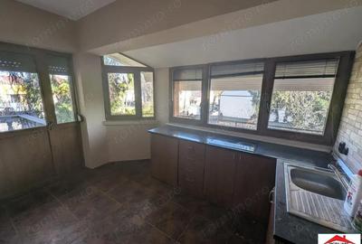 Casă cu 2 camere în Titulescu - 6