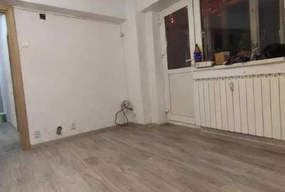 Apartament cu 3 camere semidecomandat, mobilat în Apărătorii Patriei - 2