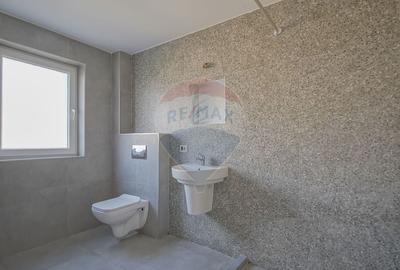 Casă cu 10 camere cu Teren 340 Mp în Florilor - 6