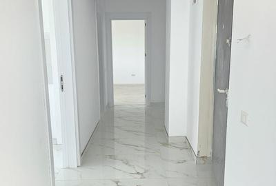 Apartament cu 3 camere decomandat în Berceni