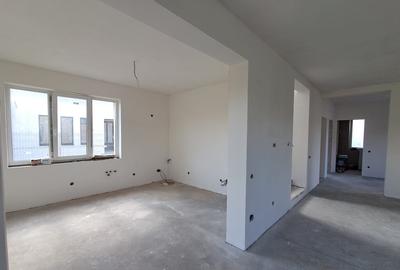 Casă cu 5 camere cu Teren 601 Mp în Central - 4