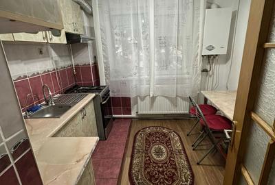 Apartament cu 2 camere semidecomandat în Micro 3 - 2