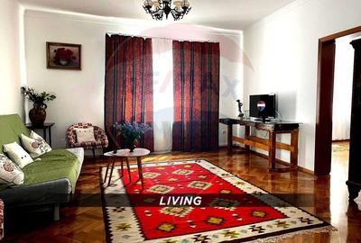 Apartament cu 3 camere decomandat, mobilat în Orașul Vechi