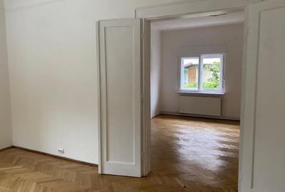 Casa individuala de inchiriat, 4 camere, zona centrala Sibiu, pretabila Birouri. - 9