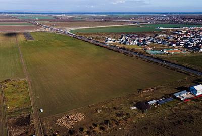 Teren Construcții intravilan de 72290 mp, în Nord - 4