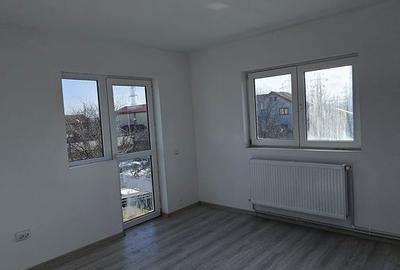 Casă cu 4 camere cu Canalizare în Dobroești