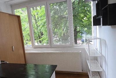 Apartament cu 2 camere decomandat în Central - 2
