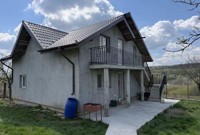 Casă cu 4 camere în Grajduri - 2