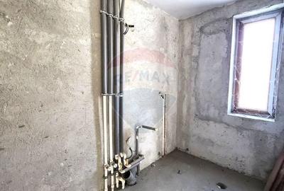 Casă cu 5 camere cu Teren 450 Mp în Aviației - 9