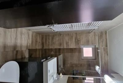 Apartament cu 3 camere semidecomandat în 1 Mai - 2