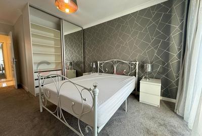 3 camere, la cheie, Europa! - 2