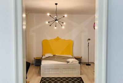 Apartament cu 3 camere semidecomandat, mobilat în Central - 1