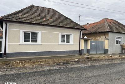 Casă cu 3 camere cu Teren 130 Mp în Tulca - 1