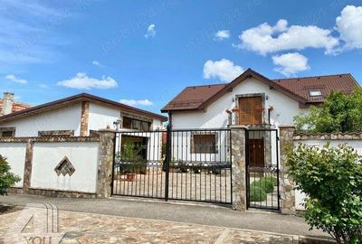 Casă cu 8 camere cu Teren 1174 Mp în Bujac - 2