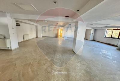 Spatiu comercial- ZONA CENTRALA- 225 MP - 3