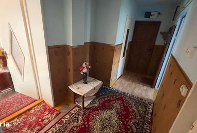 Garsonieră decomandată în Petros - 2