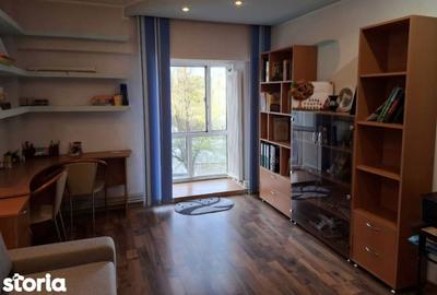 Apartament cu 3 camere decomandat, mobilat în Port - 1
