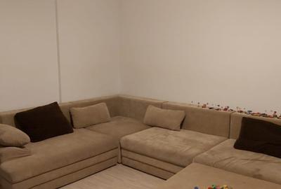 Apartament cu 3 camere semidecomandat, mobilat în Prelungirea Ghencea