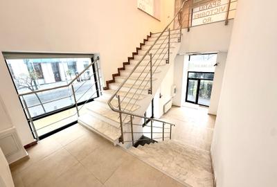 Spațiu comercial, de 217 mp, în P-ța Victoriei - 4