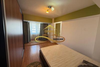 **De închiriat - Apartament 2 camere, decomandat, central** - 2