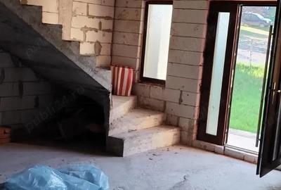 Casă cu 6 camere cu Teren 1700 Mp în Cârjiți - 1