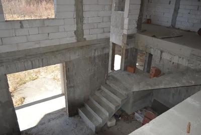 Casă cu 7 camere cu Teren 1800 Mp în Mănăstirea Doamnei - 3