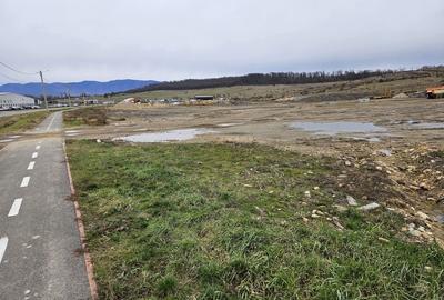 Teren de 7700 mp, în Exterior Vest - 7