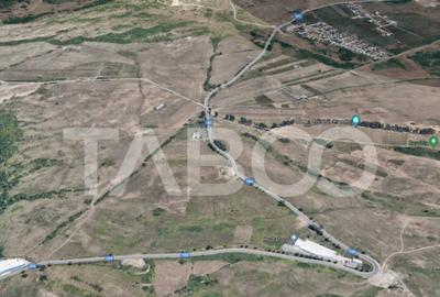 Teren de 5987 mp, în Central