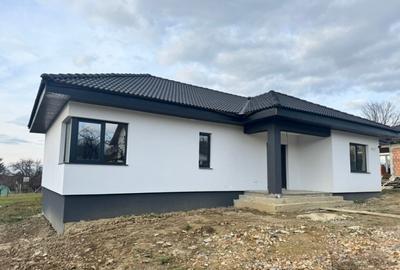 Casă cu 4 camere cu Teren 812 Mp în Satu Nou de Jos - 28