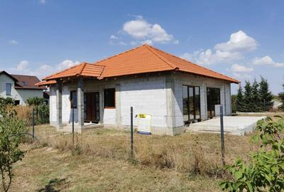 Casă cu 3 camere în Mândruloc - 6