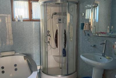Casă cu Teren 1100 Mp în Central - 3