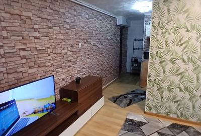 Apartament cu 2 camere semidecomandat în Fetești-Gară - 1
