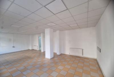Spațiu comercial, de 82 mp, în Micro 12 - 12