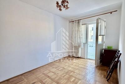 Apartament cu 3 camere decomandat, mobilat în UMT - 1