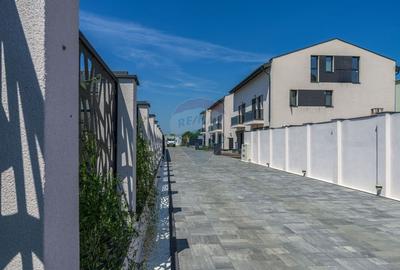 DE VANZARE Casa Individuala/duplex P+1+M Otopeni | 700m DN1 - 3
