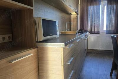 Apartament cu 3 camere decomandat în Decebal - 2