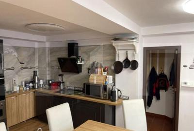 Casa cu 5 camere, 300 mp, zona Piata Sfatului - 11